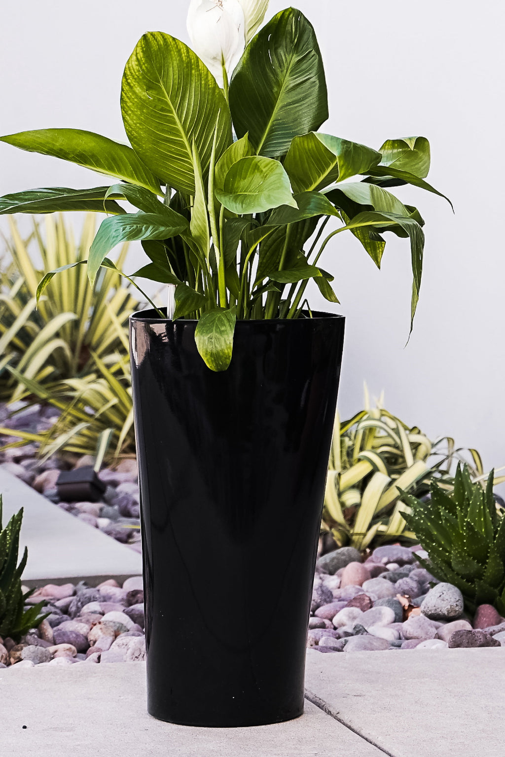 XBrand 22.4" H Plastic Self Watering Indoor Outdoor Triangle Planter Pot w/Glossy Finish, Tall Decorative Gardening Pot Black