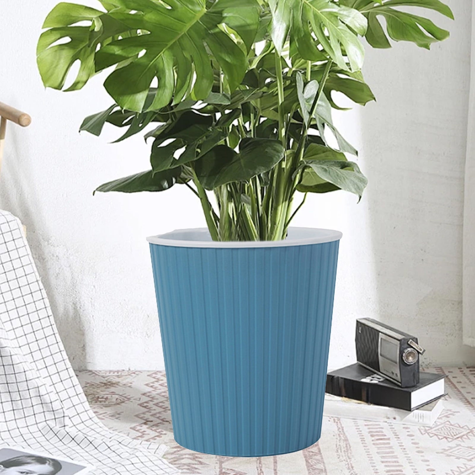 yulier Plant Pot, Self Watering Flower Pot, Plastic Planter for Indoor Home Office, Automatic Water Absorbing Flowerpot for Bathroom Living Room Office Tabletop Decoration, 7"x6.5", Blue