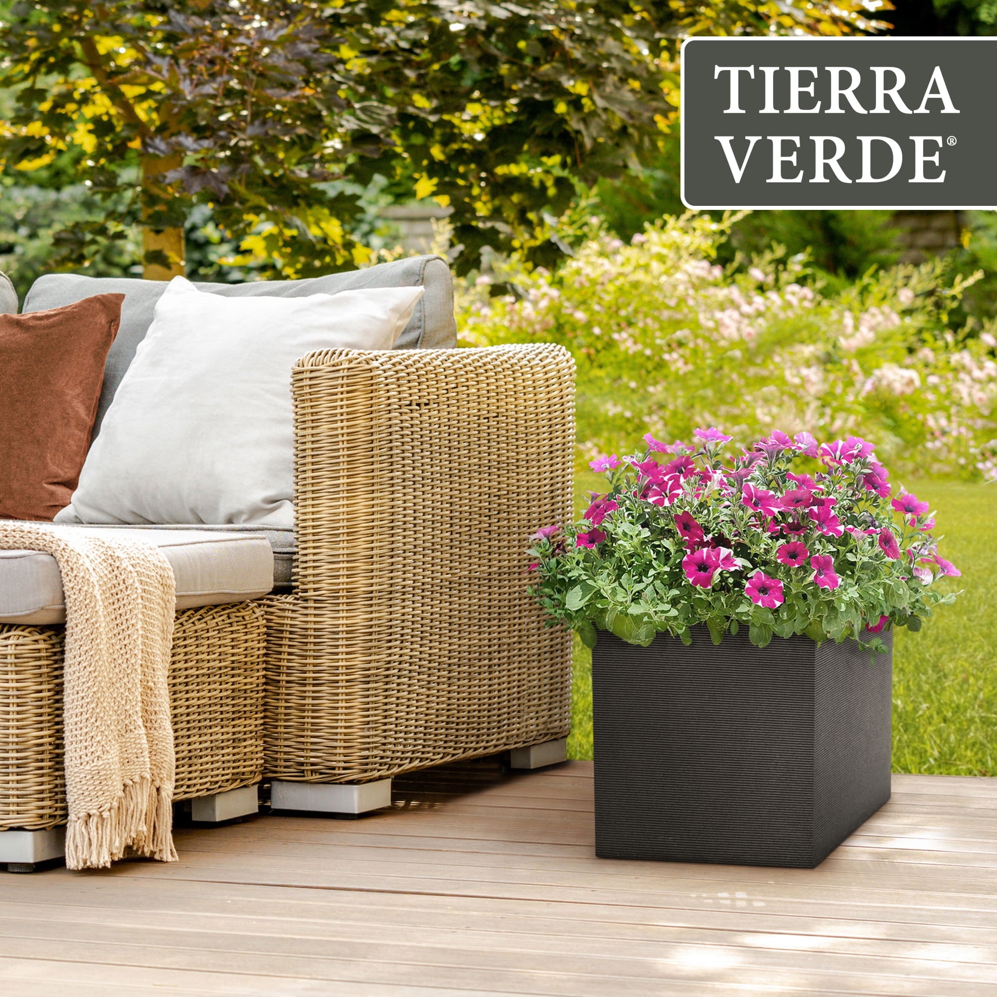 Tierra Verde Citadel Horizon Self Watering Square Planter 13.5"W x 14"H"
