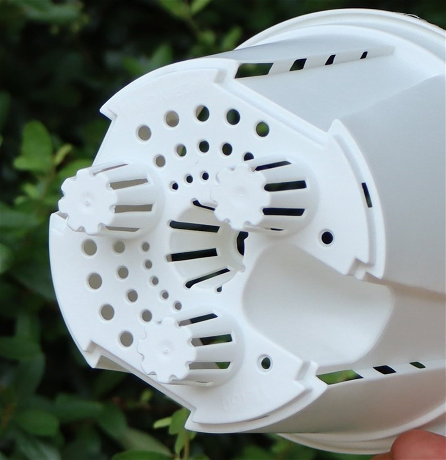 Self Watering Pots,Bexikou Set of 3 Plastic Planters with Drainage Holes and Deep Reservoir for Indoor Outdoor Garden Plants and Flowers, White